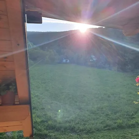 Planinska Brvnara בקתה